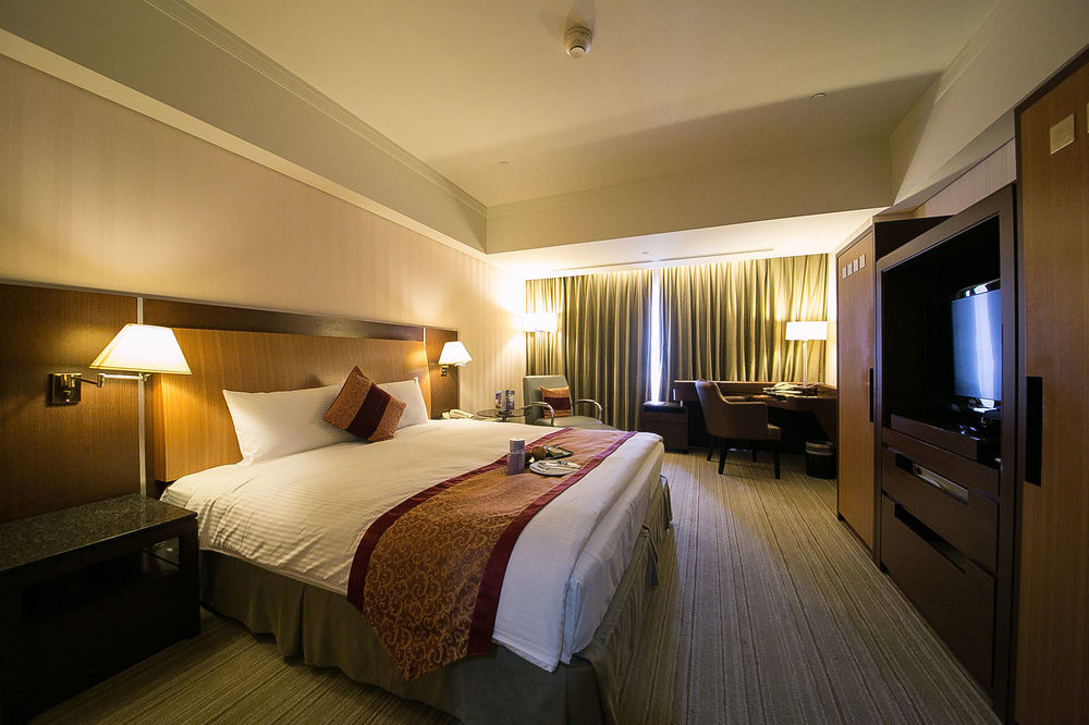 Evergreen Plaza Hotel - Тайнань Екстер'єр фото Deluxe Room