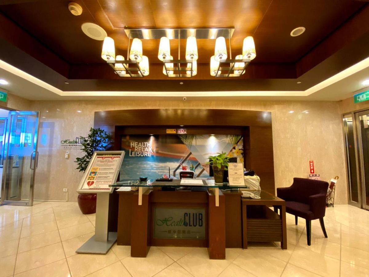 Evergreen Plaza Hotel - Тайнань Екстер'єр фото Reception desk at the club