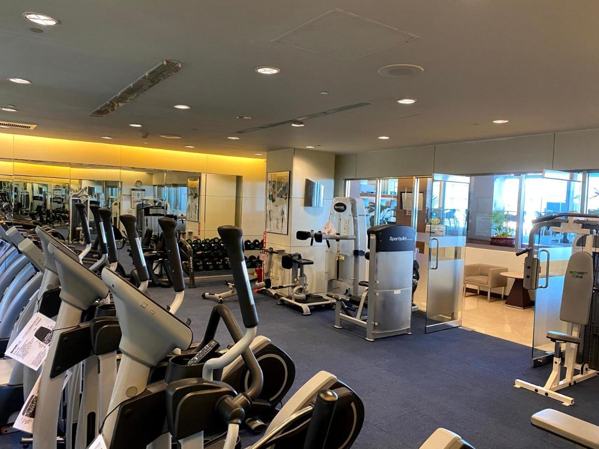 Evergreen Plaza Hotel - Тайнань Екстер'єр фото The gym at the hotel